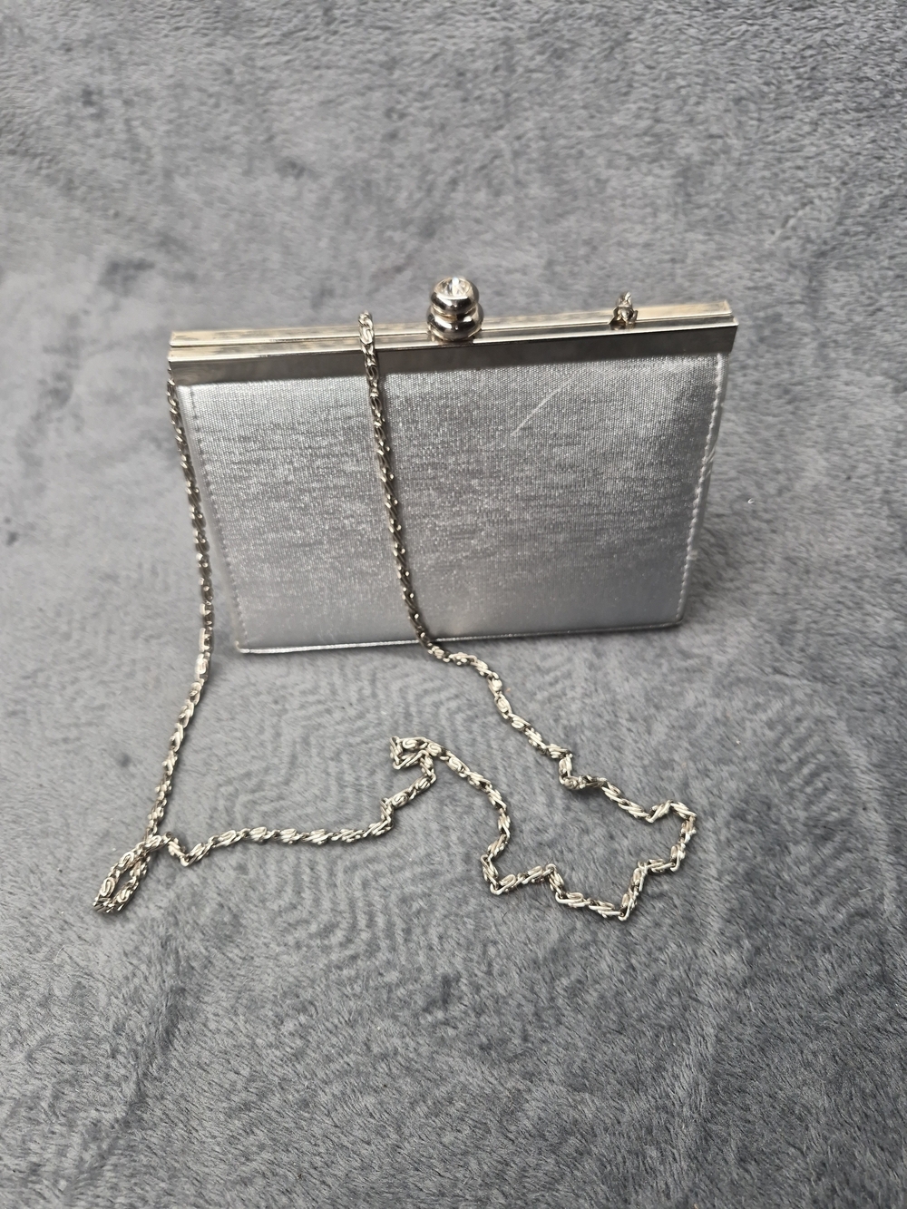 VTG BILL BLASS Silver Satin Evening Clutch & Crossbody Bag Liss Lock Chain Strap